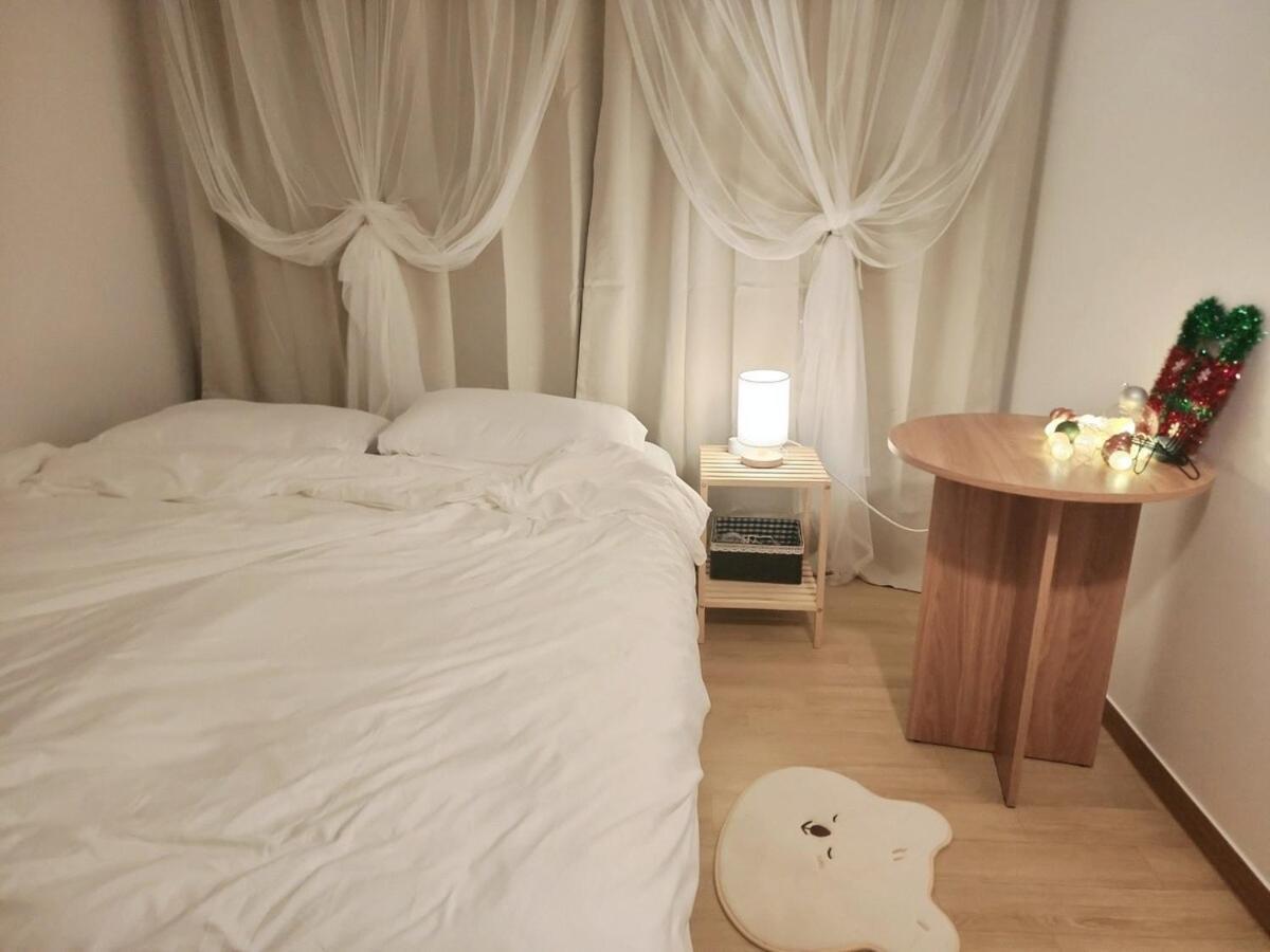 Apartment Comfort House 2 Bed Hwagok Station Gimpo Airport 10 Minutes Seoul